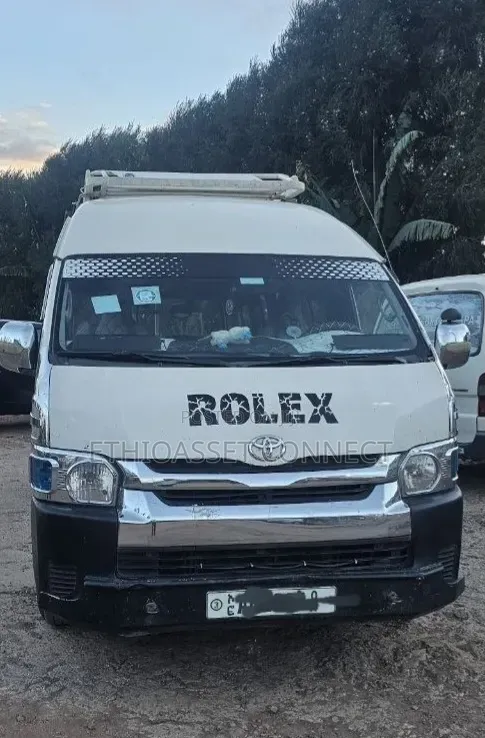 Toyota HiAce 2014 White