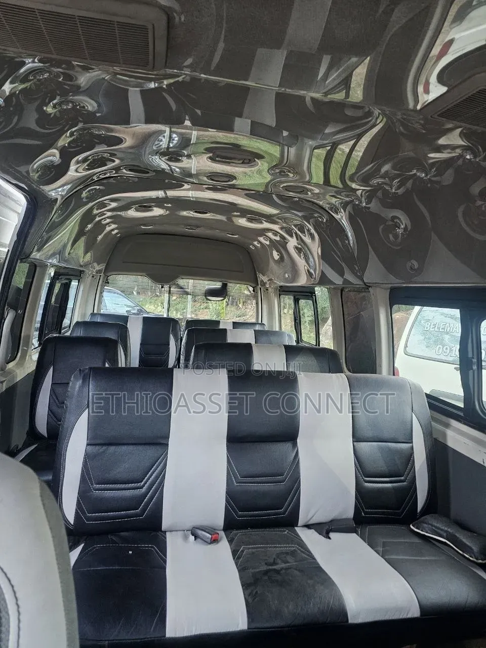 Toyota HiAce 2014 White