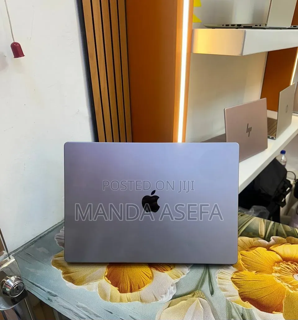 New Laptop Apple MacBook Pro 2021 M1 32GB Apple M1 Pro SSD 512GB