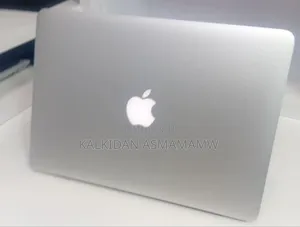 New Laptop Apple MacBook 2013 8GB Intel Core i5 SSD 256GB