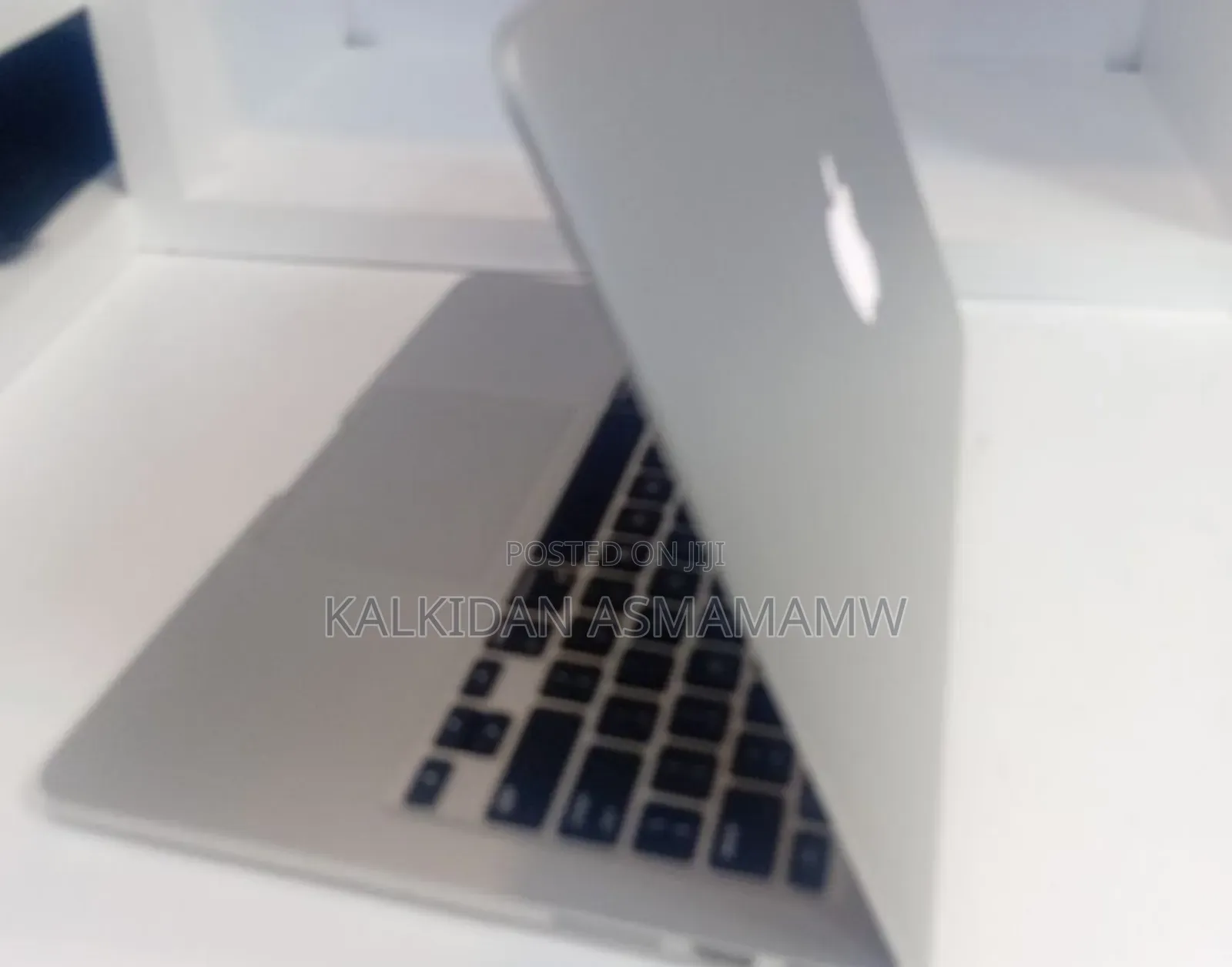 New Laptop Apple MacBook 2013 8GB Intel Core i5 SSD 256GB