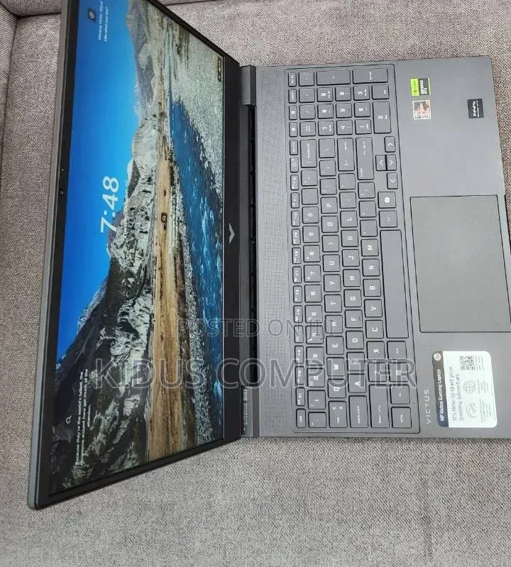 New Laptop HP Victus 15 16GB AMD Ryzen 7 SSD 1T