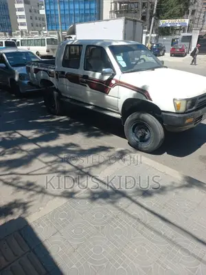 Toyota Hilux 1994 White