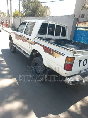 Toyota Hilux 1994 White
