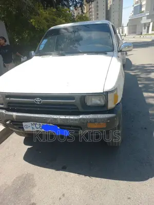 Toyota Hilux 1994 White