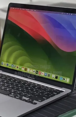 New Laptop Apple MacBook Pro 2020 M1 16GB Apple M1 Pro SSD 512GB
