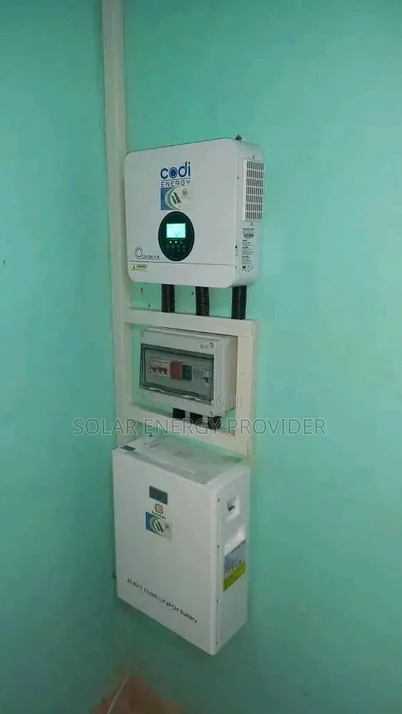 2.7kw Hybrid Invertor and Lithium Ion Batteries
