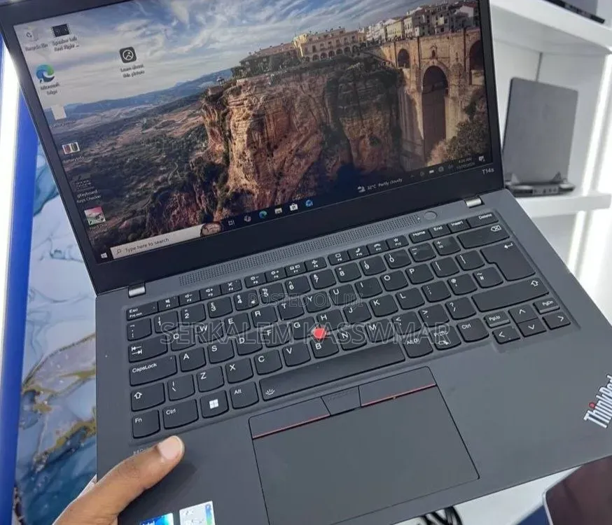 New Laptop Lenovo ThinkPad T14 16GB Intel Core i5 SSD 512GB