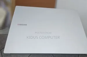 New Laptop Samsung Galaxy Book4 8GB Intel Core 5 SSD 512GB