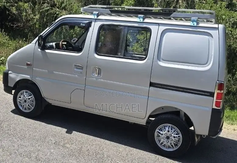 Suzuki Eeco 2025 Silver