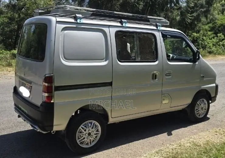 Suzuki Eeco 2025 Silver