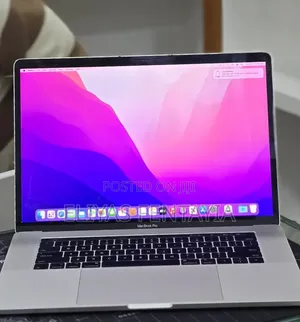 New Laptop Apple MacBook Pro 2017 16GB Intel Core i7 SSD 512GB