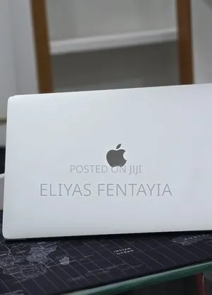 New Laptop Apple MacBook Pro 2017 16GB Intel Core i7 SSD 512GB