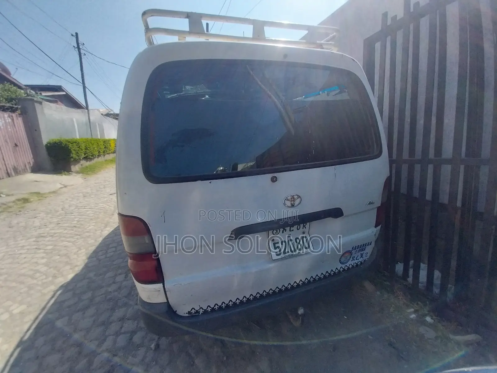 Toyota HiAce 2001 White
