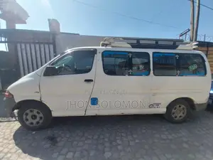 Toyota HiAce 2001 White