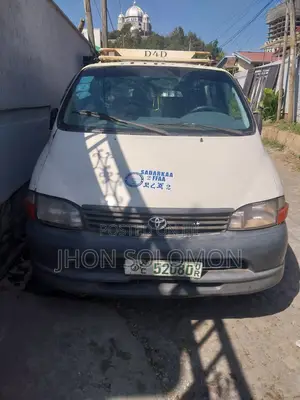 Toyota HiAce 2001 White