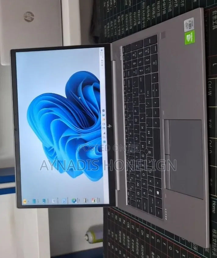 New Laptop HP Zbook Studio G7 16GB Intel Core i7 SSD 512GB