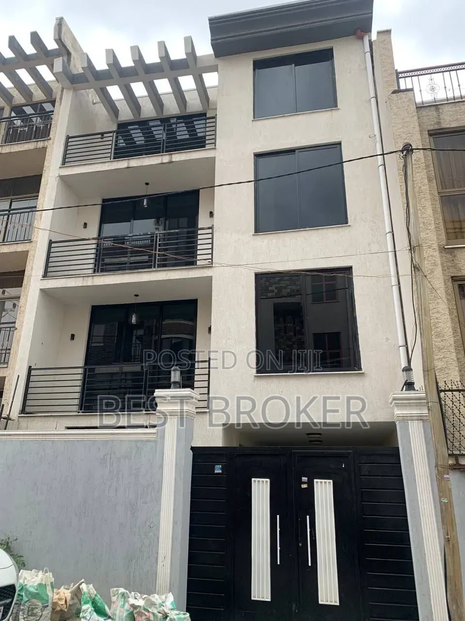 Furnished 5bdrm House in ማህበር ቤቶች, Nifas Silk-Lafto for sale