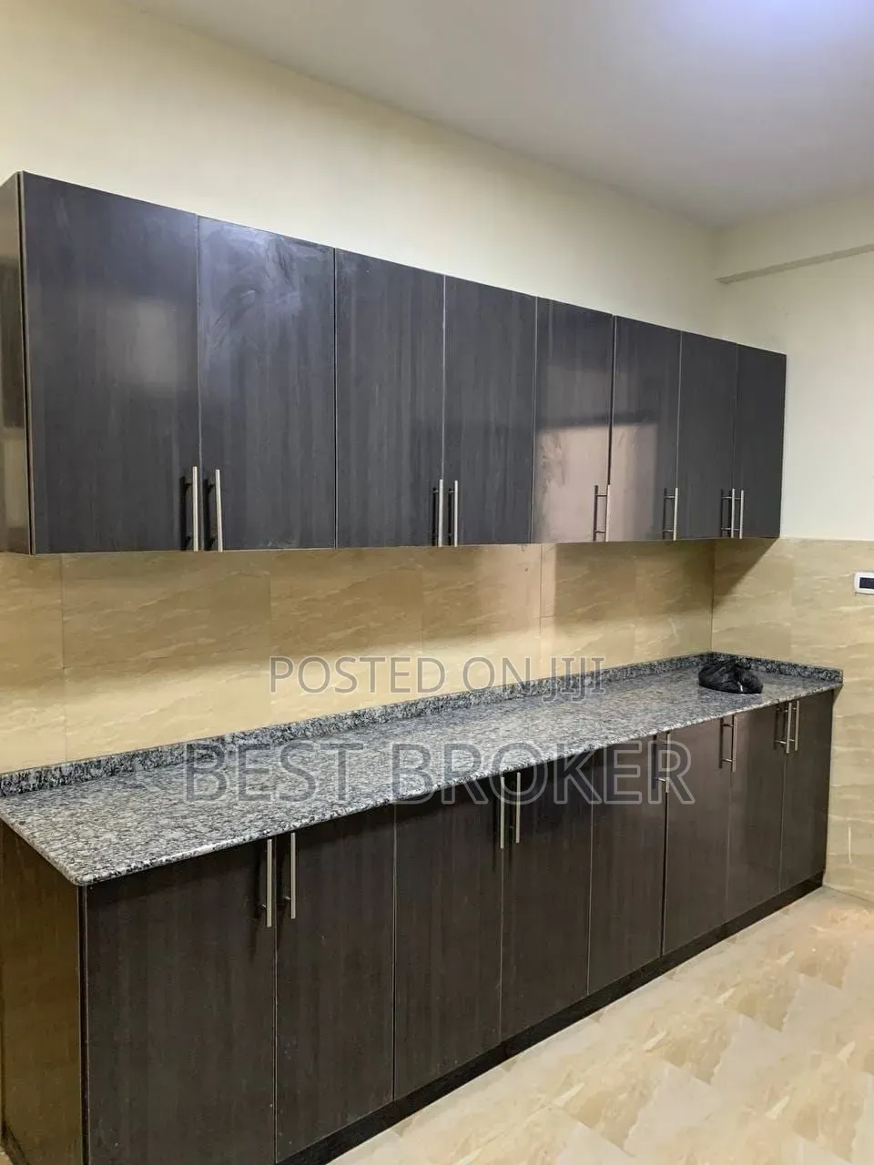 Furnished 5bdrm House in ማህበር ቤቶች, Nifas Silk-Lafto for sale