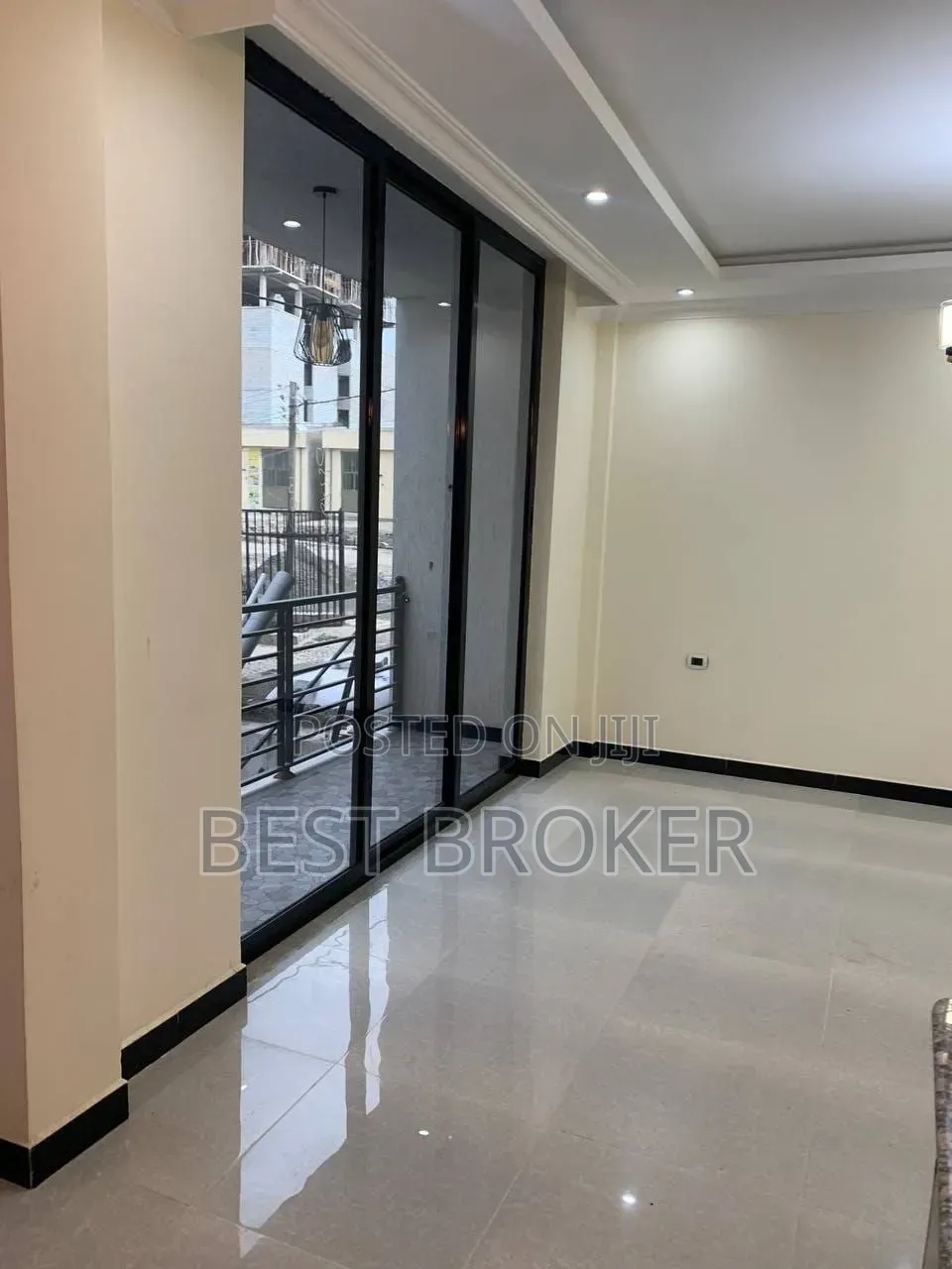 Furnished 5bdrm House in ማህበር ቤቶች, Nifas Silk-Lafto for sale