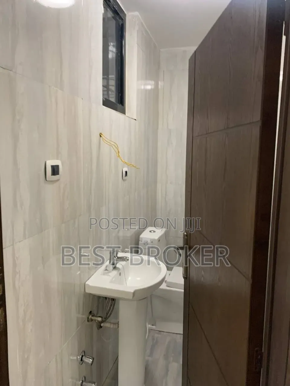 Furnished 5bdrm House in ማህበር ቤቶች, Nifas Silk-Lafto for sale