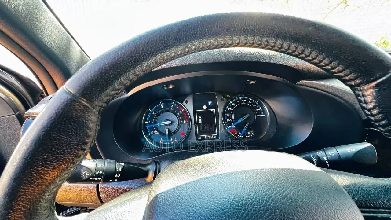 Toyota Hilux 2022 Green