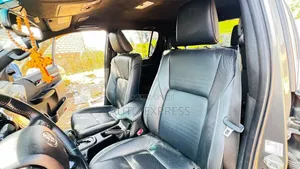 Toyota Hilux 2022 Green