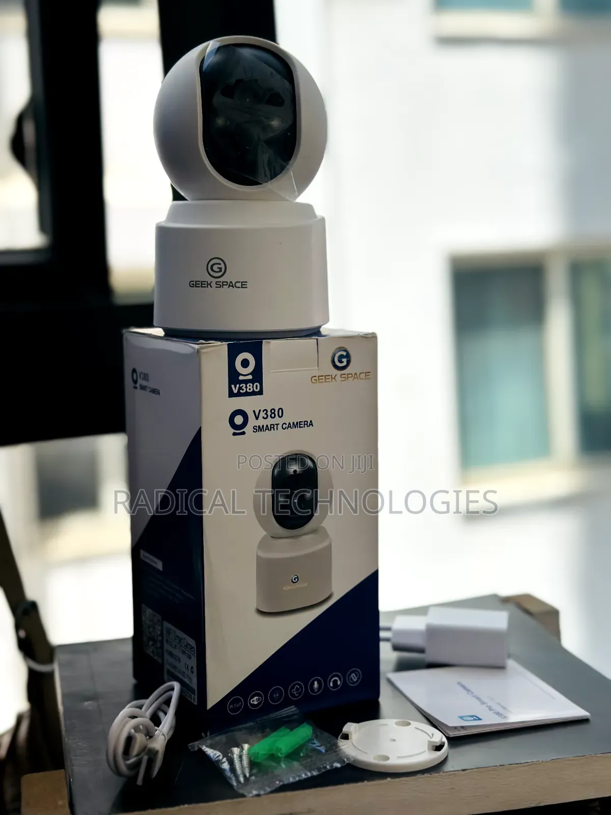 Geekspace ያለ ኤሌክትሪክ ፓወር የሚሰራ Security Camera