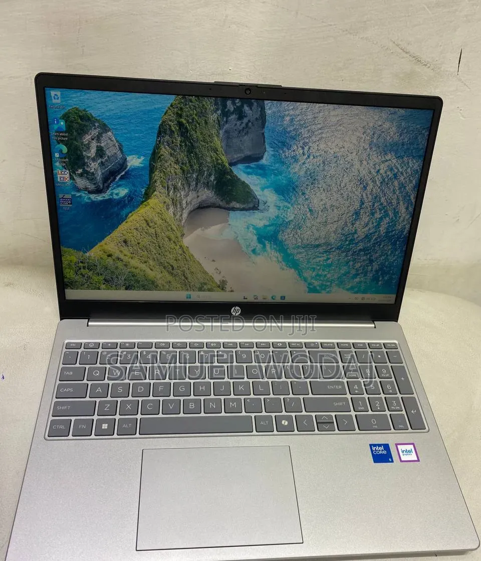 New Laptop HP OmniBook 5 16" 16GB Intel Core i5 SSD 1T