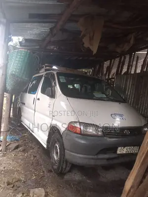 Toyota HiAce 2001 White