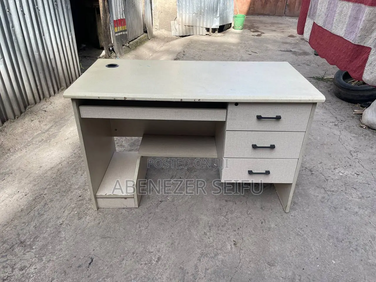 Office Desk With 3Drawers, Lock and Keyboard Tray-Used