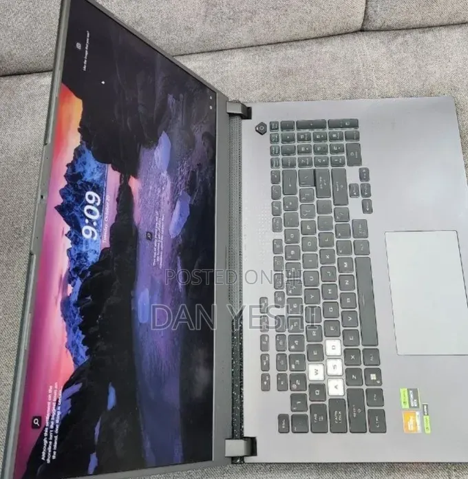 New Laptop Asus ROG Strix G17 16GB AMD Ryzen 9 SSD 1T