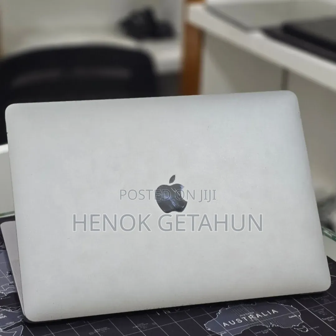 New Laptop Apple MacBook Pro 2022 M2 16GB Apple M2 SSD 256GB