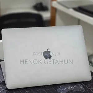 New Laptop Apple MacBook Pro 2022 M2 16GB Apple M2 SSD 256GB