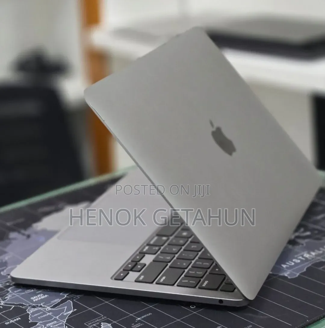 New Laptop Apple MacBook Pro 2022 M2 16GB Apple M2 SSD 256GB