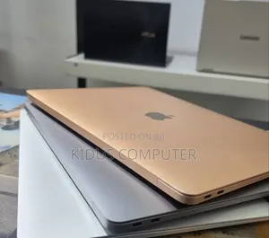 New Laptop Apple MacBook Pro 2020 M1 8GB Apple M1 SSD 256GB
