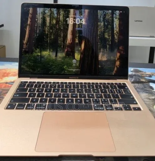 New Laptop Apple MacBook Pro 2020 M1 8GB Apple M1 SSD 256GB