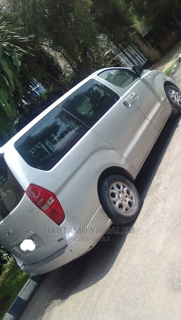 Hyundai Starex 2012 Silver