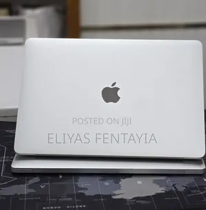 New Laptop Apple MacBook Pro 2020 32GB Intel Core i7 SSD 512GB