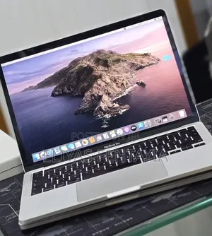 New Laptop Apple MacBook Pro 2020 32GB Intel Core i7 SSD 512GB