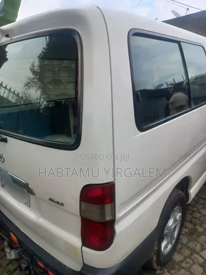Toyota HiAce 2010 White