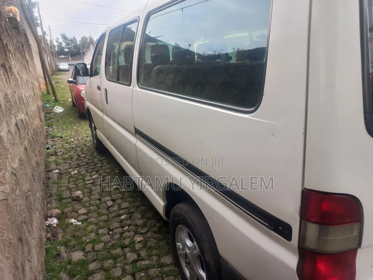Toyota HiAce 2010 White
