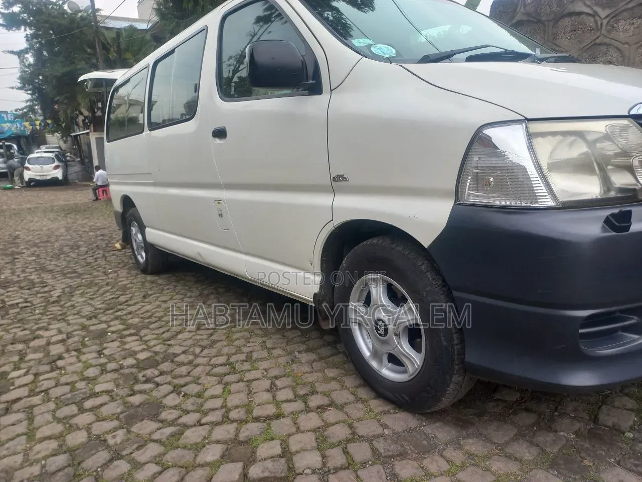 Toyota HiAce 2010 White
