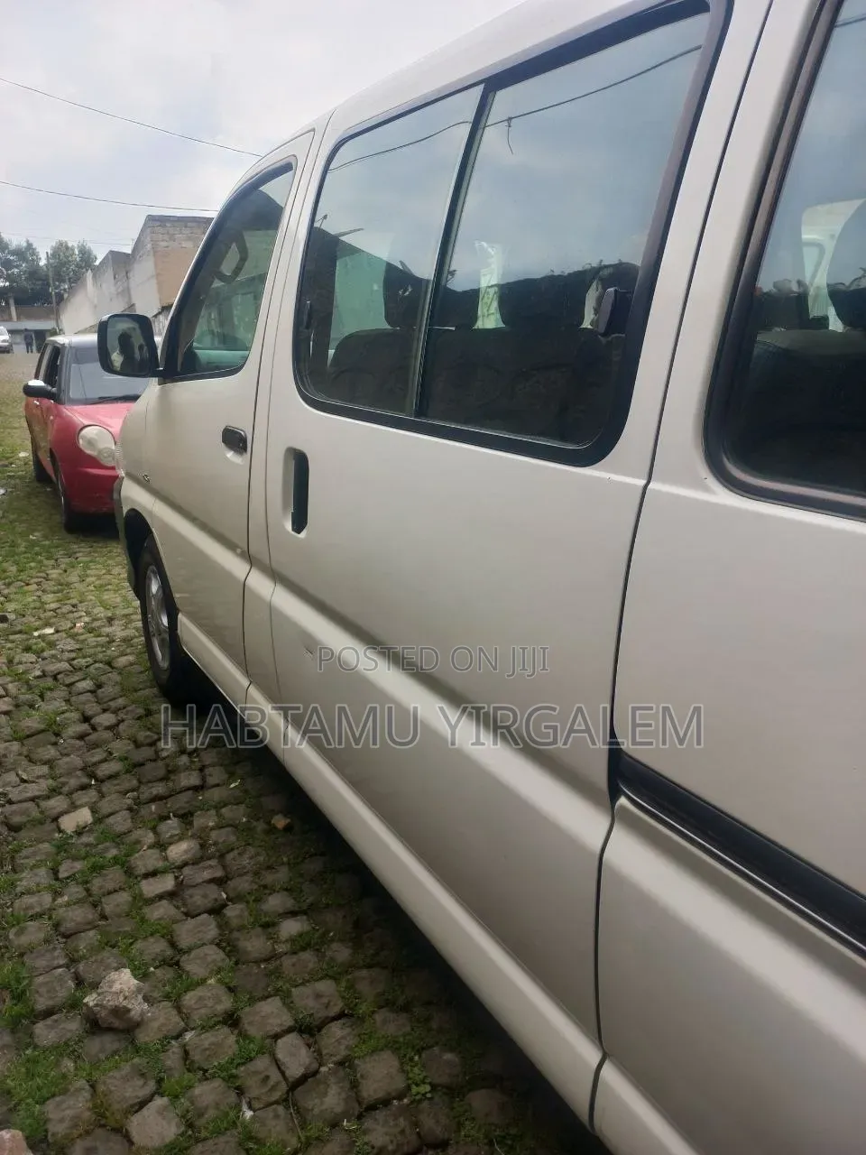 Toyota HiAce 2010 White