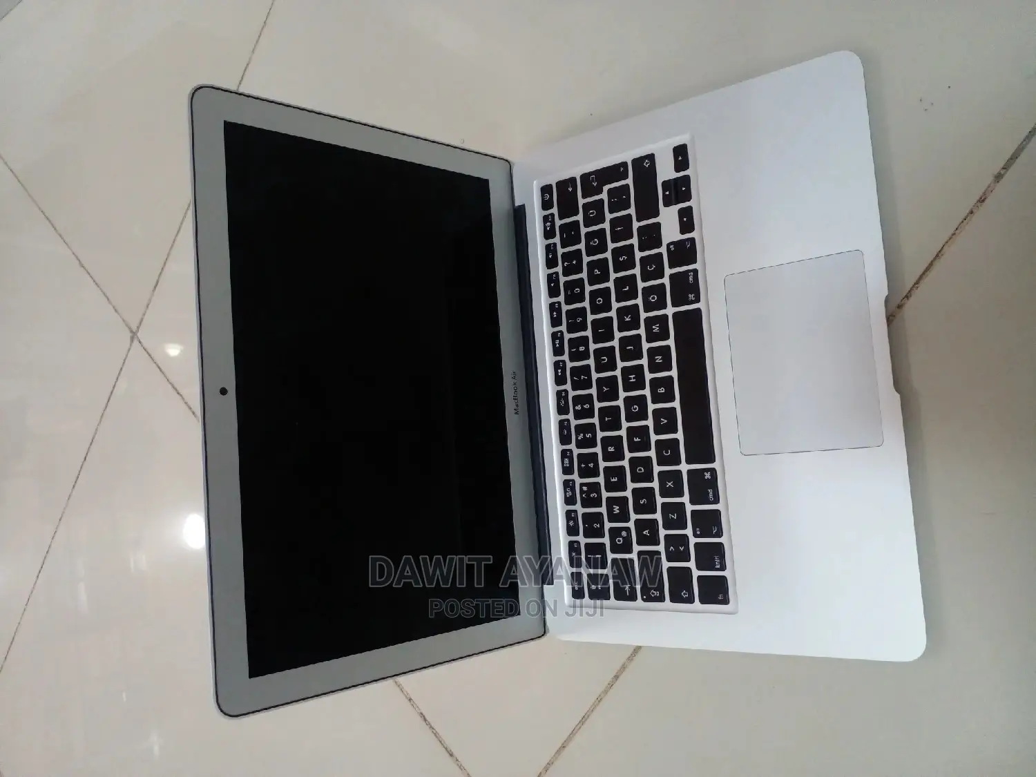 New Laptop Apple MacBook 2017 8GB Intel Core I5 SSD 128GB