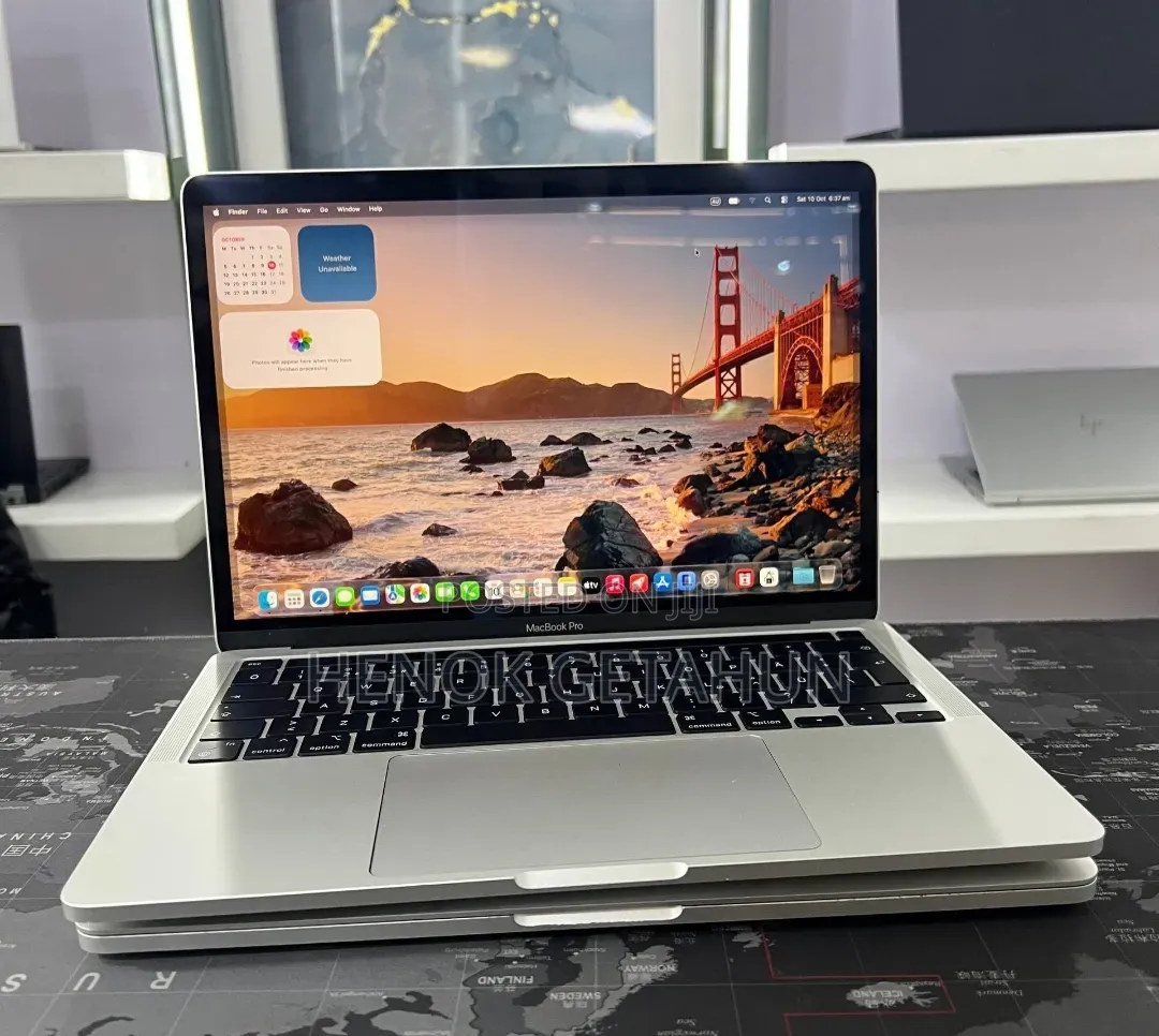 New Laptop Apple MacBook Pro 2022 M2 16GB Apple M2 SSD 256GB