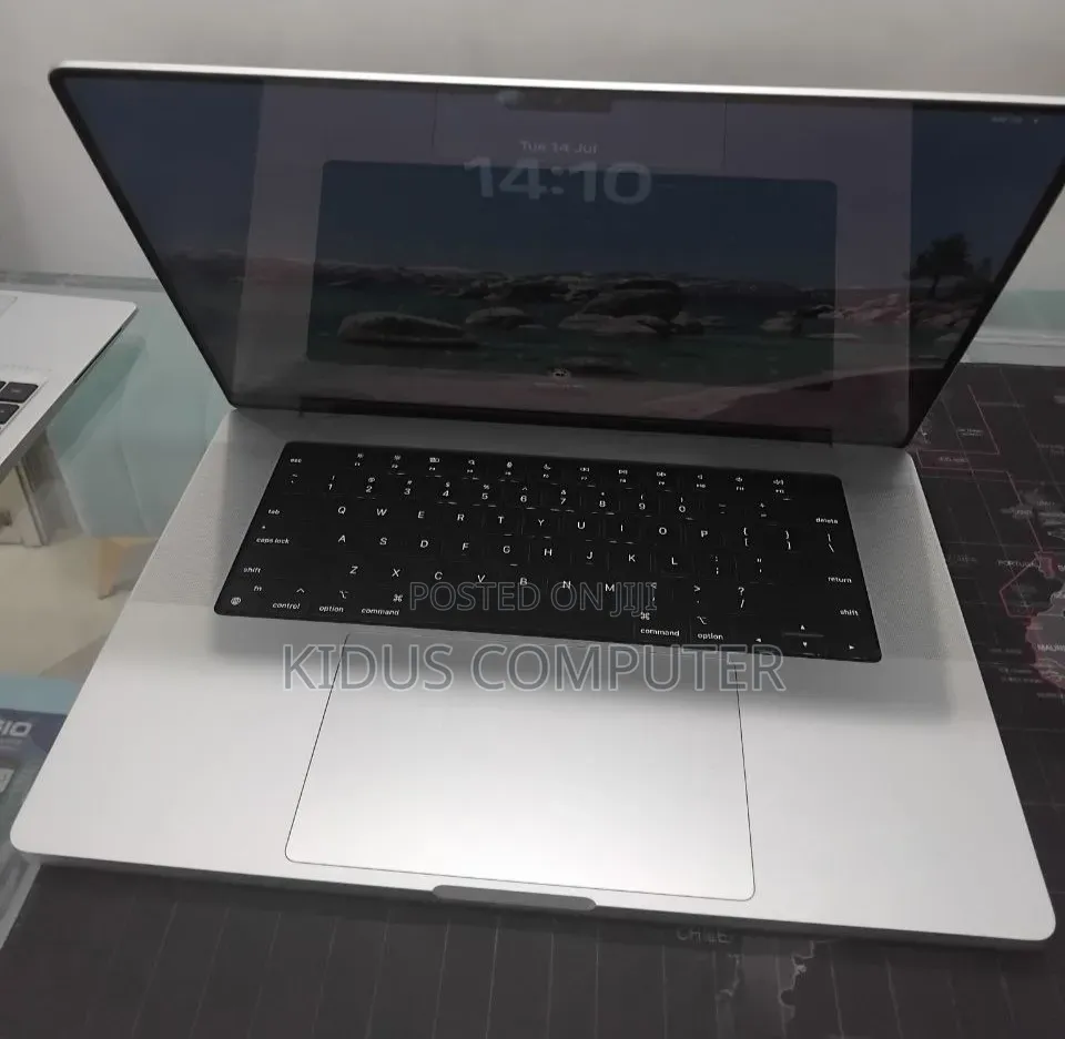 New Laptop Apple MacBook Pro 2021 M1 Max 32GB Apple M1 SSD 1T