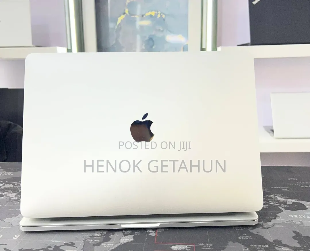 New Laptop Apple MacBook Pro 2022 M2 16GB Apple M2 SSD 256GB