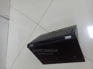 Photo - New Laptop Lenovo ThinkPad Yoga 370 8GB Intel Core I5 SSD 512GB