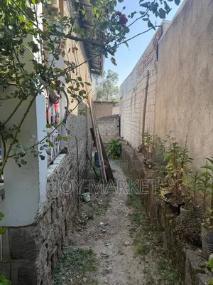 2bdrm House in Yeka for sale